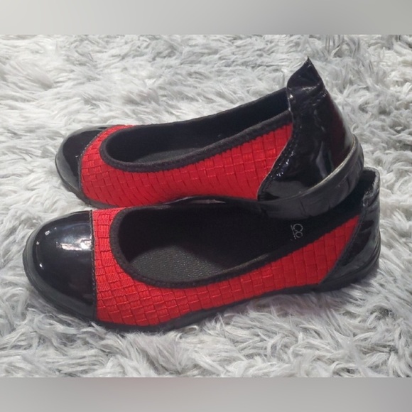 Corkys Red and Black Woven Flats size 7 - Picture 10 of 10